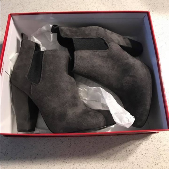 Women’s guess size 7 grey suede boots never worn - Picture 1 of 2